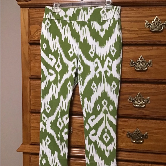 Chicos so slimming Capri pants size 0.5 Lime Green - Picture 1 of 5